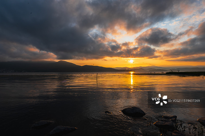 大理洱海日出延时摄影截帧图片素材