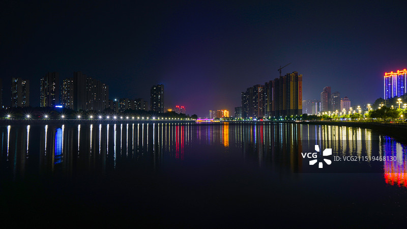 夜幕下的乐昌武江城市之光图片素材