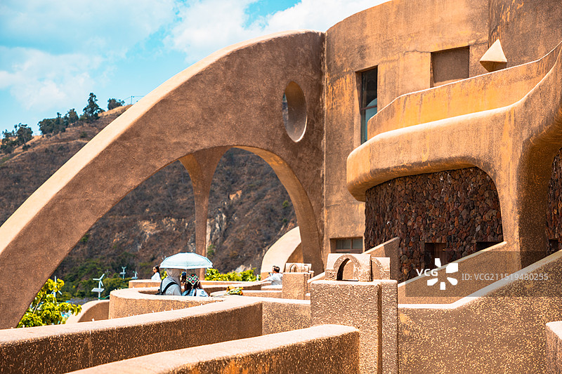 云南省大理市理想邦-蓝天下的建筑景观图片素材