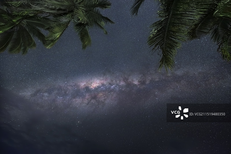 窗外的星空— 摄于马达加斯加圣玛丽岛图片素材