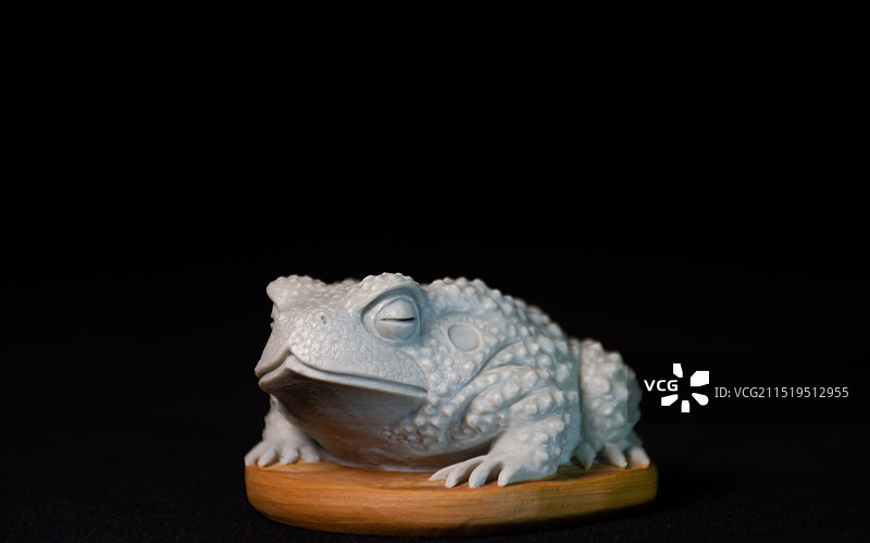 石雕作品蟾蜍（松花石）图片素材