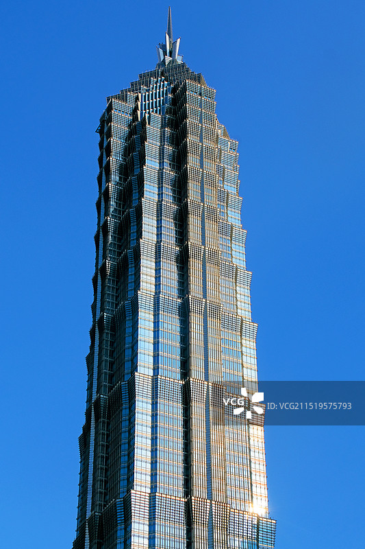 蓝天中的金茂大厦 Jinmao Tower in the blue sky图片素材
