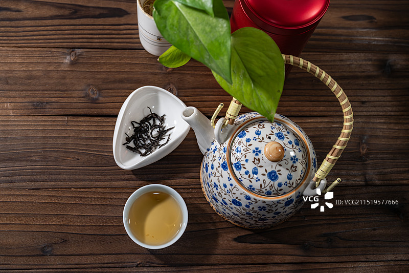 静物红茶茶点石榴美食点心高视角视图图片素材