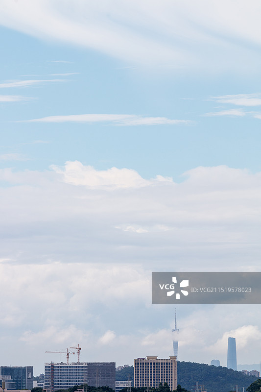 夏天雨后初晴的广州城市风光图片素材