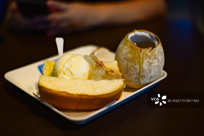 泰国美食小吃椰子汁图片素材