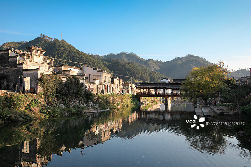 夕阳下的瑶里古镇图片素材