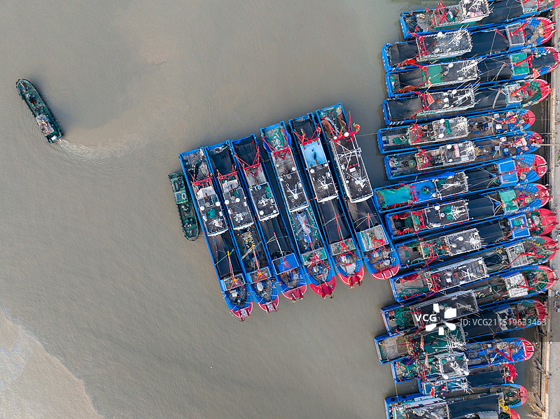 休渔期在石浦码头停泊的渔船图片素材