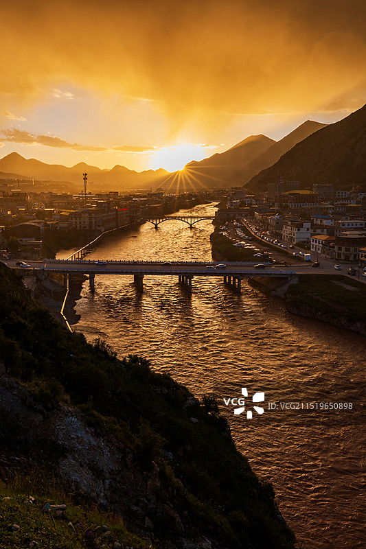 落日烁金图片素材