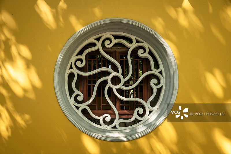 苏州西园寺花窗图片素材