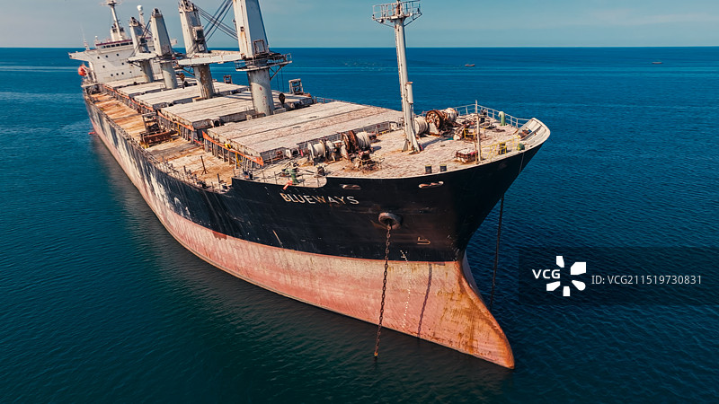 航拍布鲁威斯号巨轮图片素材