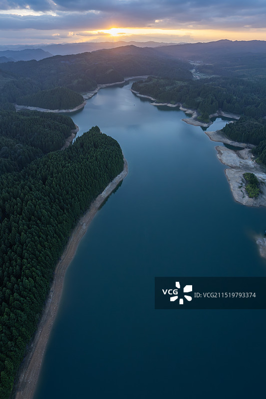 湖北利川福宝山水库生态风光秋景如画图片素材