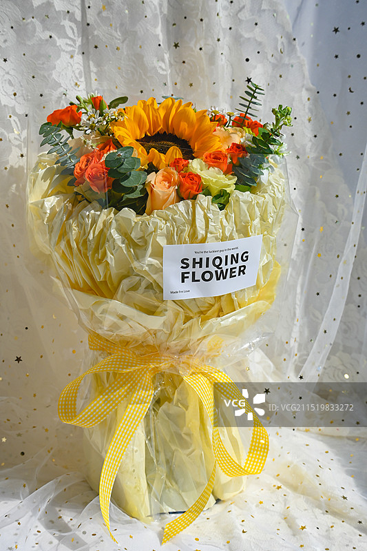 向日葵玫瑰鲜花一束花节日礼物鲜切花图片素材