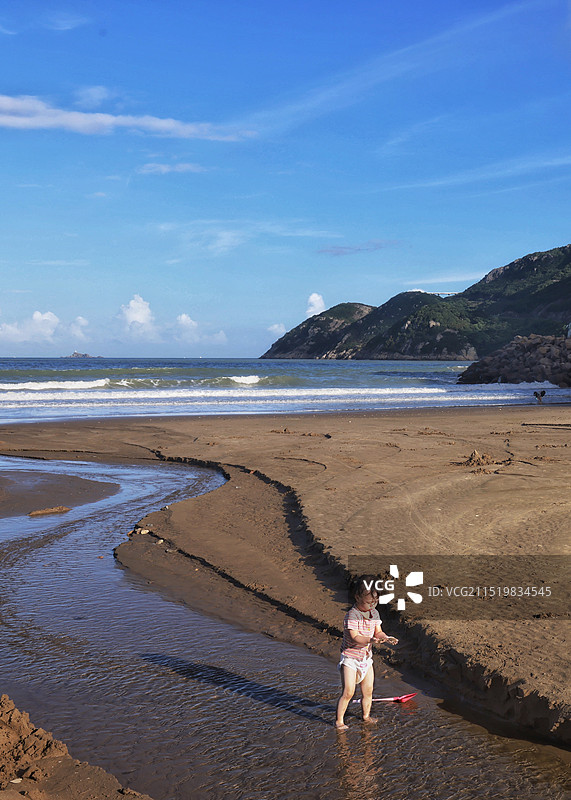 海边玩沙的娃娃·舟山朱家尖（10）图片素材