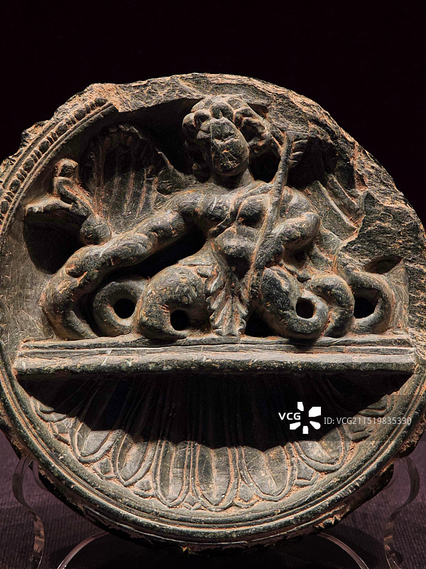 巴基斯坦出土的片岩海妖斯库拉化妆盘，平山郁夫丝绸之路美术馆图片素材