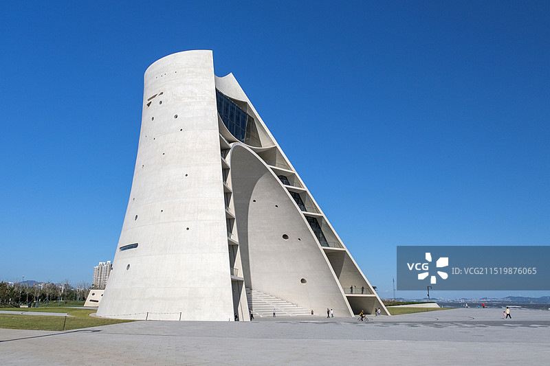 山东烟台“时光塔”图片素材