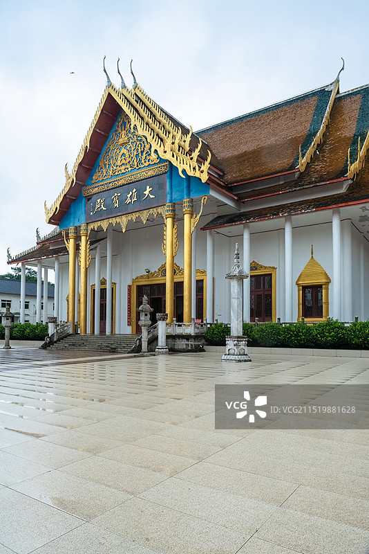 常州溧阳，阴雨天的报恩禅寺图片素材