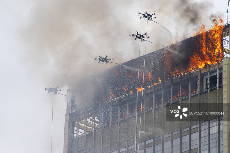 无人机扑灭高层火灾图片素材