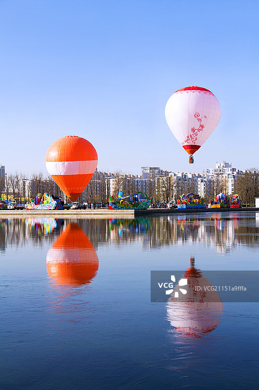 正在起飞中的热气球图片素材