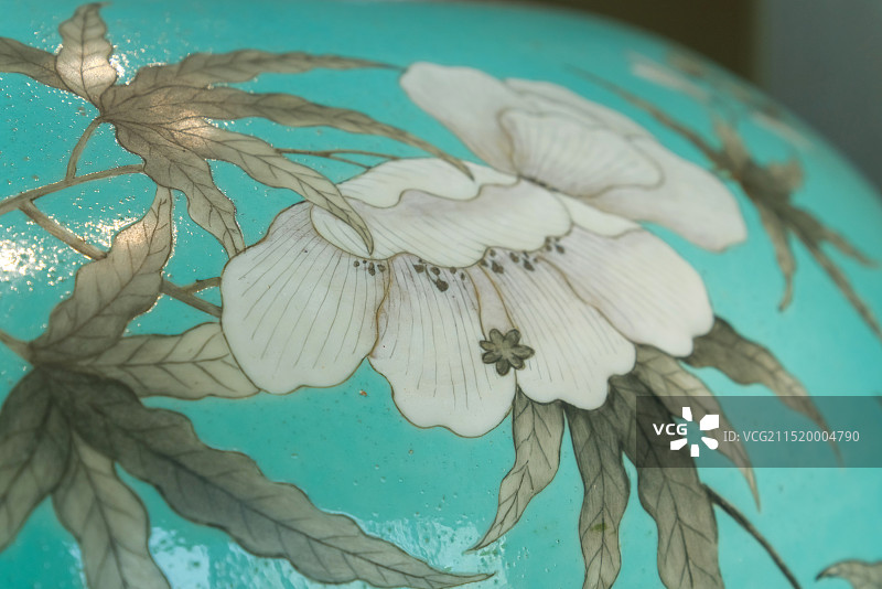 湖绿地墨彩加粉花鸟纹荷花缸 清·同治至光绪 南京博物院特展馆陈设清宫展图片素材