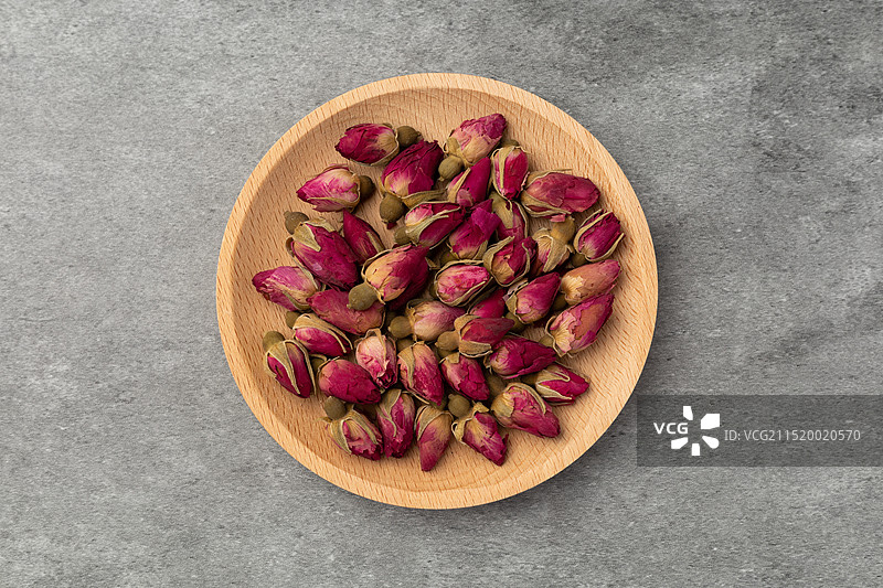 平阴玫瑰花苞养生茶，无硫重瓣红玫瑰花茶，干玫瑰花草茶静物特写图片素材