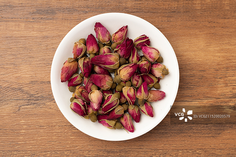 平阴玫瑰花苞养生茶，无硫重瓣红玫瑰花茶，干玫瑰花草茶静物特写图片素材