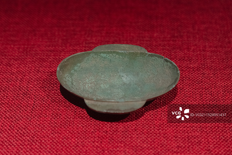 溧阳博物馆，汉，铜羽觞图片素材