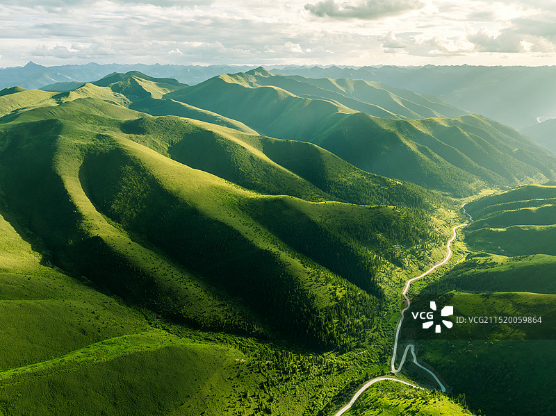 天路--四川阿坝壤塘上南天路高海拔航拍景观图片素材
