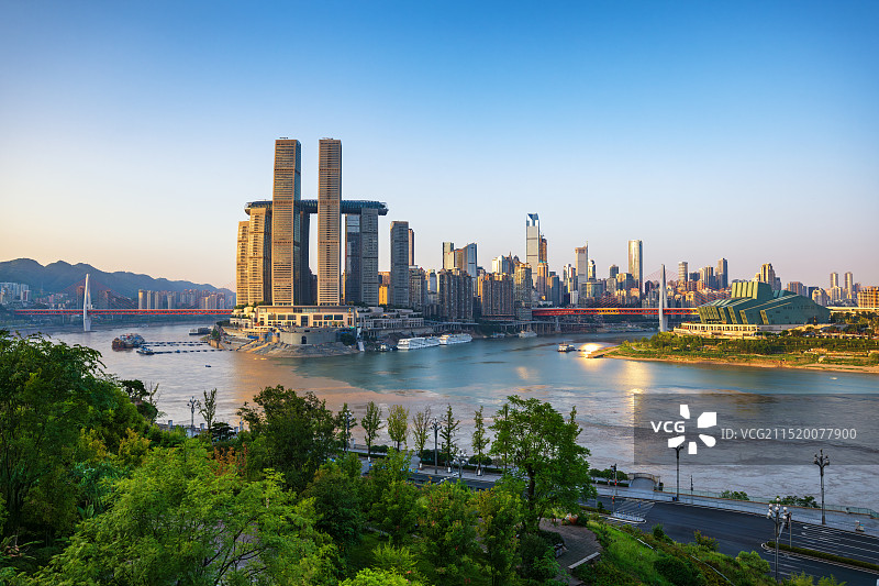 重庆朝天门码头两江交汇日出朝阳图片素材