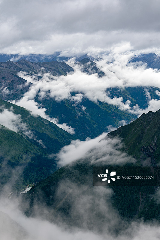 俯瞰高山远景图片素材