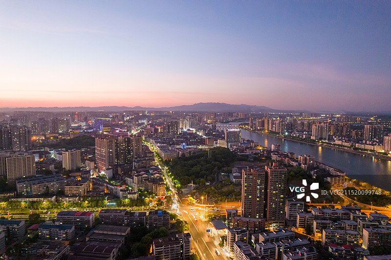 中国湖南省衡阳市蒸阳南路夜景航拍风光图片素材