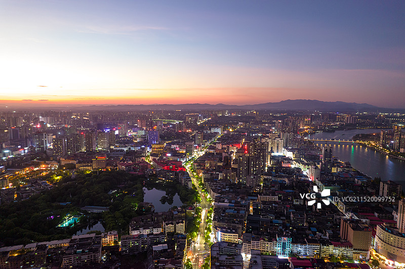 中国湖南省衡阳市蒸阳南路夜景航拍风光图片素材
