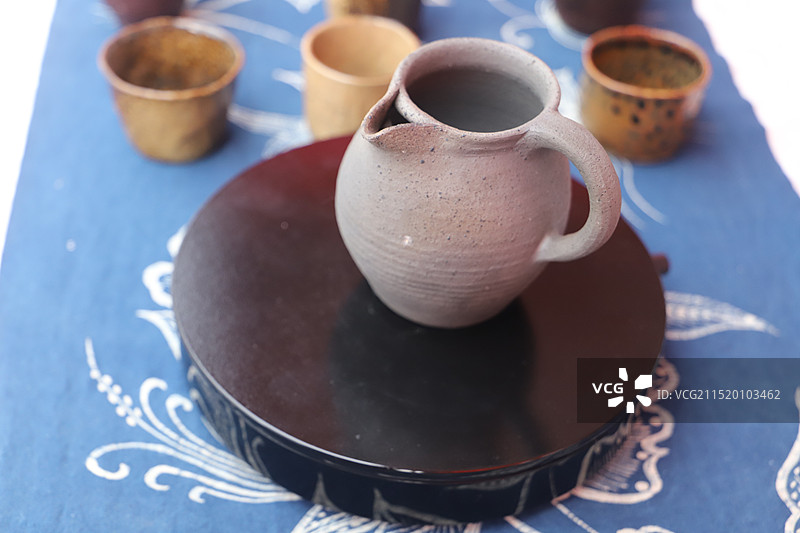 威宁非遗乌撒烤茶、油香、彝族回族苗族布依族刺绣、荞酥、砂陶图片素材