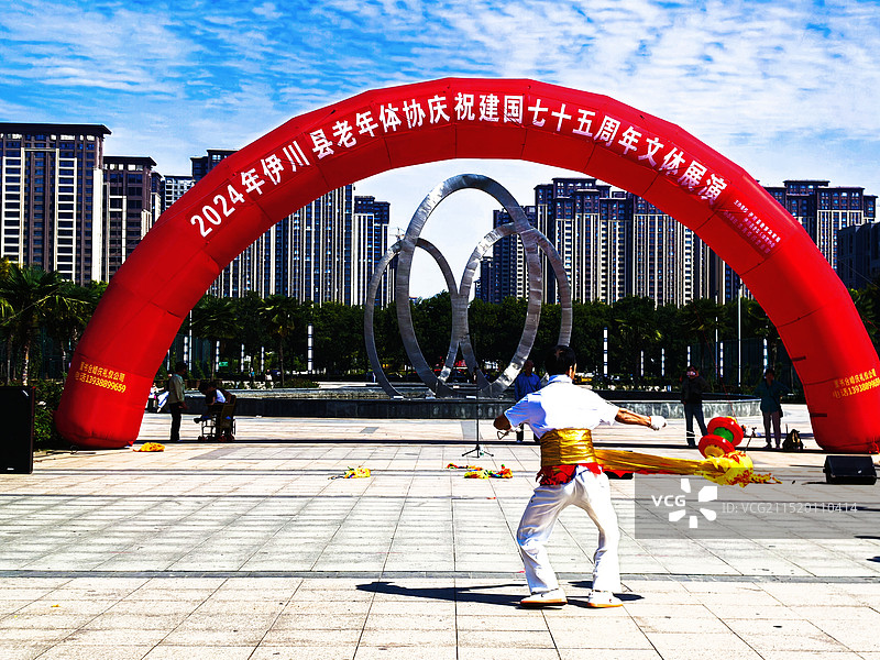 抖空竹（舞龙）图片素材