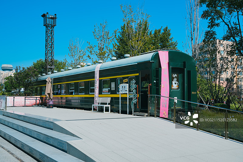 绿皮车  绿皮火车 第一批YW22型硬卧车 山东省青岛市四方机车公园   四方机车车辆厂原址图片素材