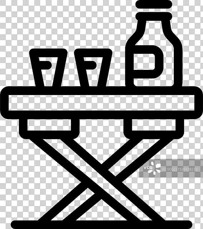 带瓶子和玻璃杯的野餐折叠桌图片素材