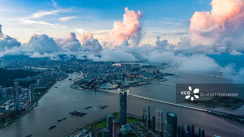 航拍珠海横琴金融岛与澳门同框图片素材