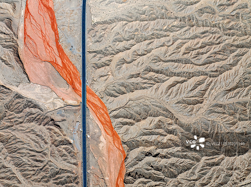 航拍青海315公路红河谷大地之血图片素材