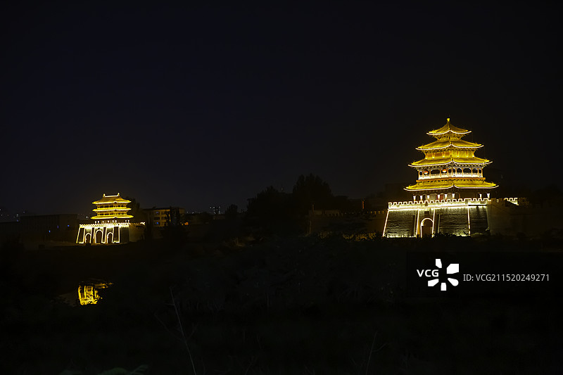河南社旗赊店古镇古城墙夜景图片素材
