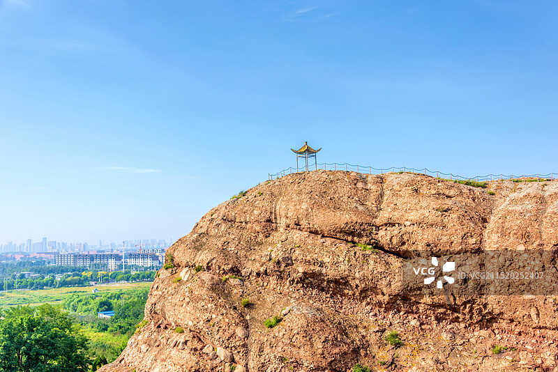 中国辽宁营口鲅鱼圈望儿山拜母亭图片素材