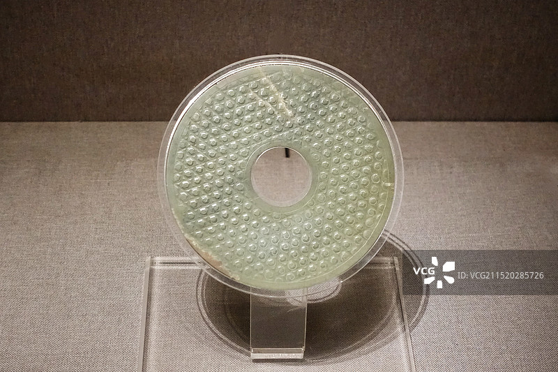 河南博物院-秦代玉璧图片素材