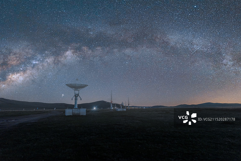 内蒙古自治区锡林郭勒盟正镶白旗国家天文台明安图观测站秋季星空图片素材