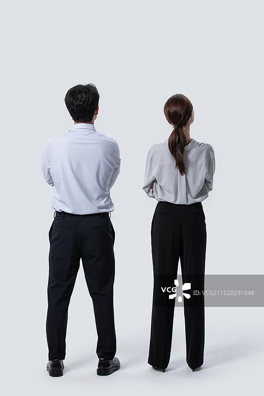 商务人士，20多岁，青年，新员工，年轻女子，女商人，年轻男子，商人，同事图片素材