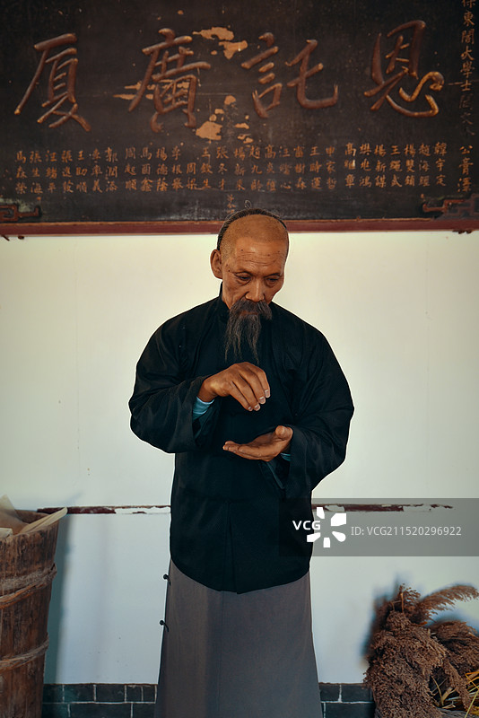 陕西大荔丰图义仓阎敬铭蜡像图片素材