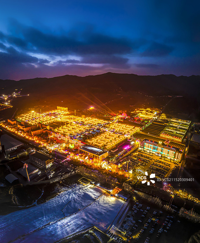 振兴小镇夜璀璨图片素材