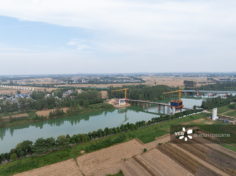 周口邓城镇沙河平漯周高铁高速铁路建设施工工地大场景图片素材