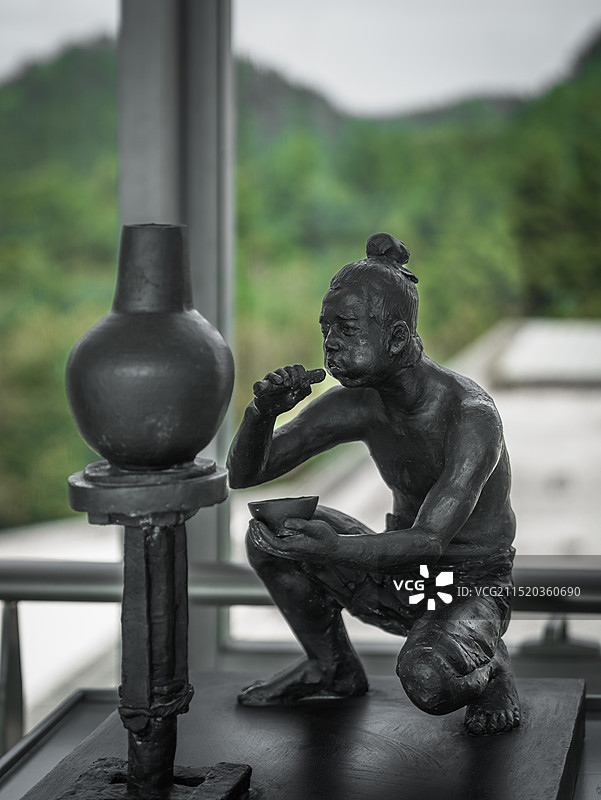 吹瓷的人图片素材