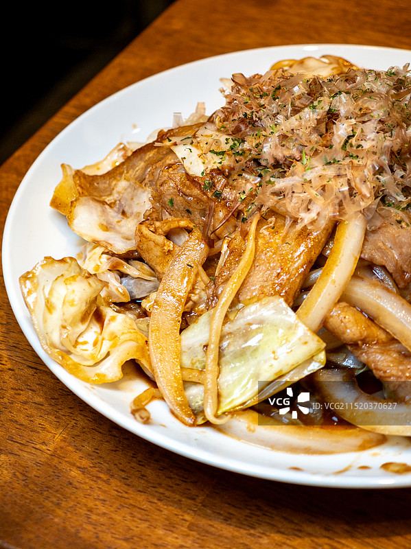 经典日式料理猪肉炒面图片素材