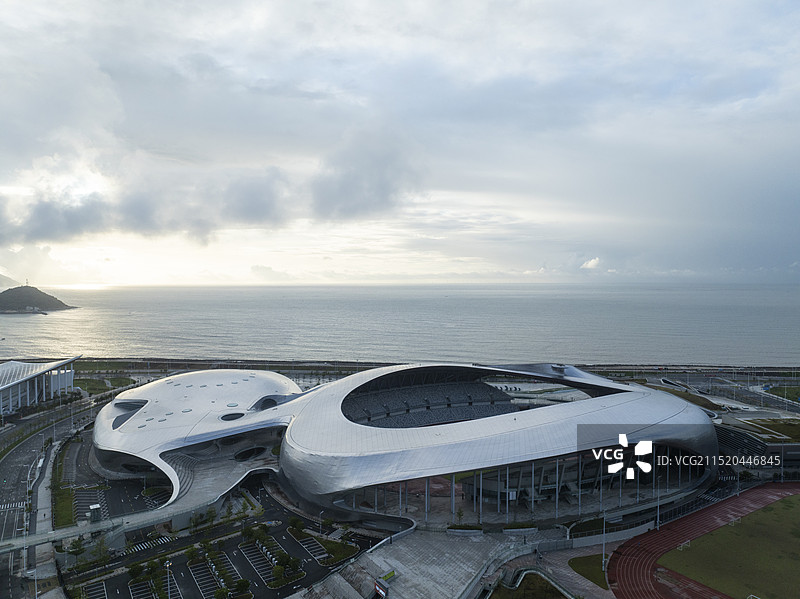 航拍广东汕头体育中心日出图片素材