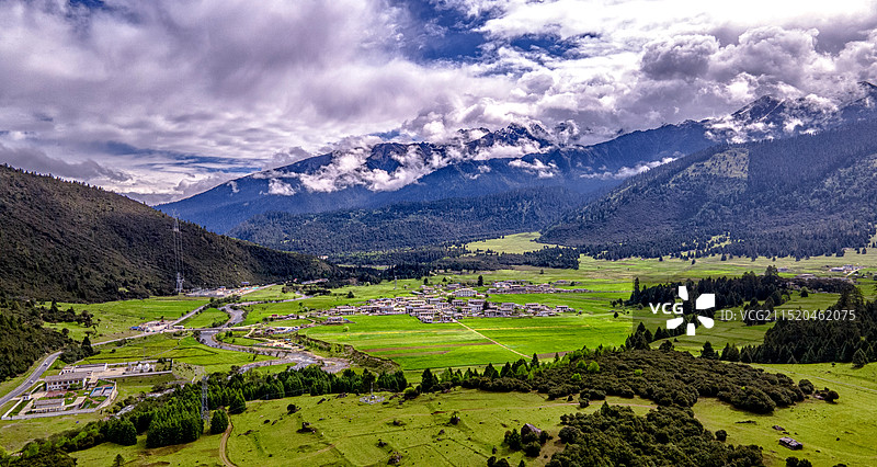 林芝鲁朗扎西岗村图片素材
