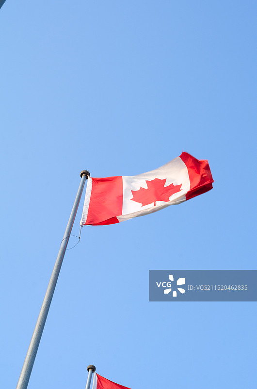 蓝天之下加拿大图片素材